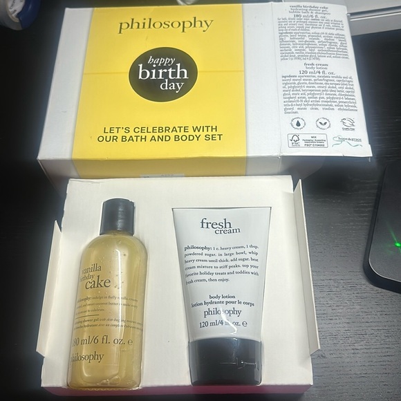 Philosophy Happy Birthday Vanilla Birthday Cake Bath & Body Set - Picture 1 of 3